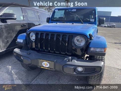 Used 2022 Jeep Gladiator Sport image 2