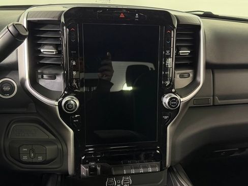 New 2026 RAM 2500 Big Horn AWD/4WD image 17