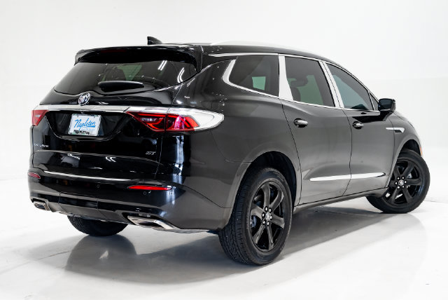 Used 2023 Buick Enclave Essence w/ Sport Touring Edition FWD image 33