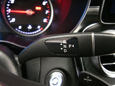 Used 2021 Mercedes-Benz GLC 300 4MATIC image 18