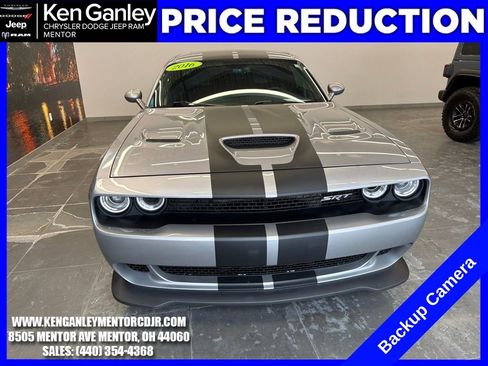 Used 2016 Dodge Challenger SRT Hellcat image 2