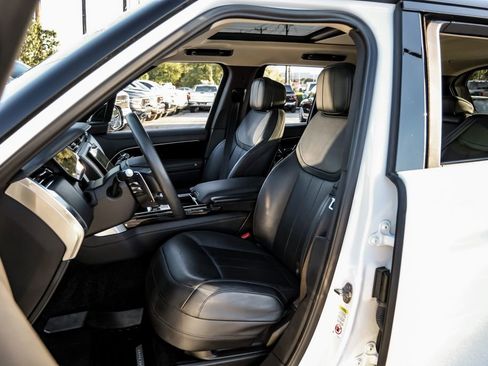 Used 2022 Land Rover Range Rover SE image 29