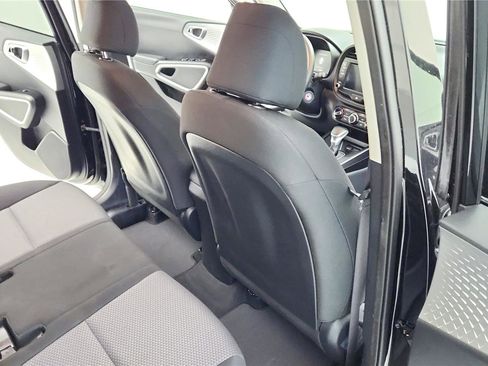 Used 2023 Kia Soul LX image 25