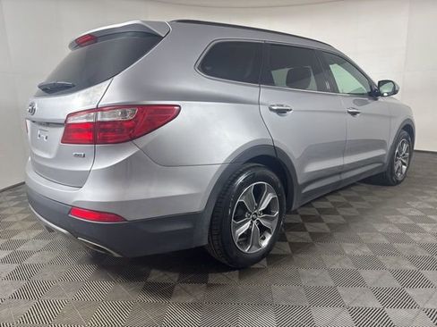 Used 2016 Hyundai Santa Fe SE image 3