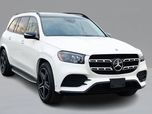 Used 2023 Mercedes-Benz GLS 450 4MATIC image 3