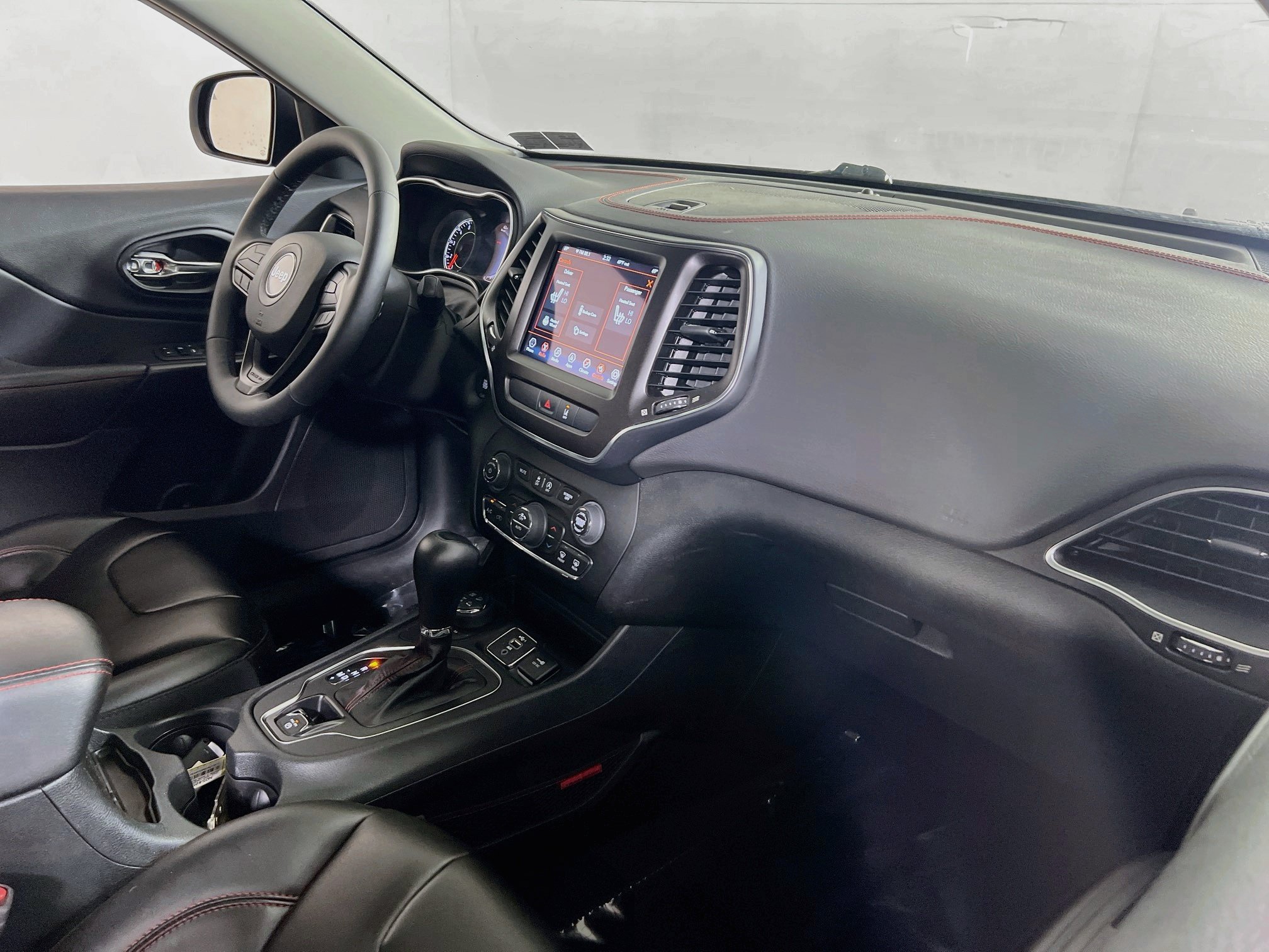 Used 2022 Jeep Cherokee Trailhawk AWD/4WD image 27