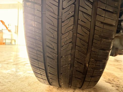 Used 2017 Ford Explorer Platinum image 42