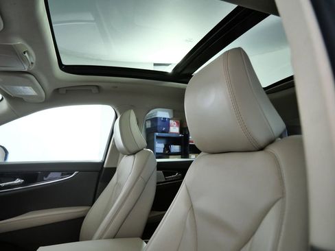 Certified 2022 Lincoln Nautilus Reserve w/ Equipment Group 202A image 19