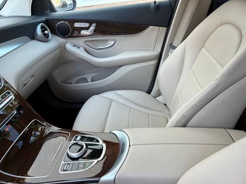Used 2017 Mercedes-Benz GLC 300 image 18