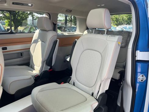 New 2025 Volkswagen ID. Buzz 1st Edition image 18