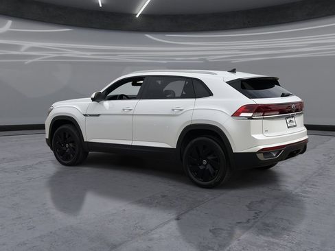 New 2026 Volkswagen Atlas Cross Sport SE FWD image 4