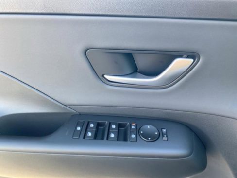 New 2026 Hyundai Kona Limited FWD image 9