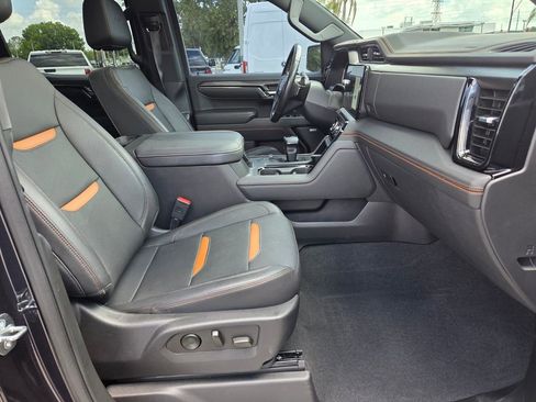 Used 2023 GMC Sierra 1500 AT4 w/ Technology Package AWD/4WD image 15