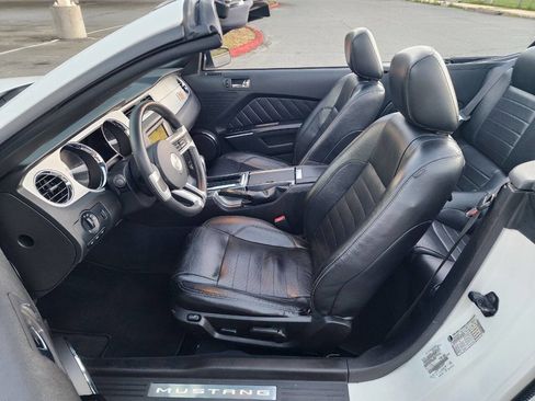 Used 2010 Ford Mustang GT Premium image 12