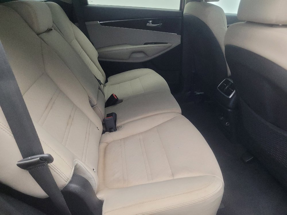 Used 2019 Kia Sorento FWD image 19