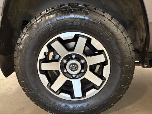 Used 2021 Toyota 4Runner TRD Off-Road Premium AWD/4WD image 44