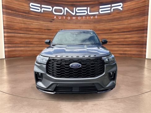 Certified 2025 Ford Explorer ST-Line w/ ST-Line Street Pack AWD/4WD image 10