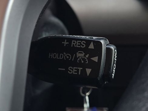 Used 2018 Toyota Tundra SR5 w/ SR5 Upgrade Package image 16