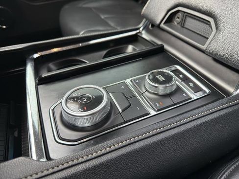Certified 2024 Ford Expedition Max XLT image 30