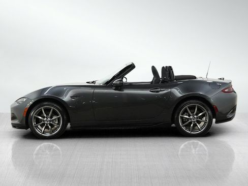 Used 2022 MAZDA MX-5 Miata Grand Touring w/ Appearance Package RWD image 3