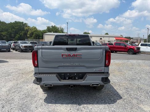 Used 2025 GMC Sierra 1500 AT4 w/ Technology Package AWD/4WD image 9
