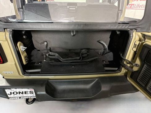 Used 2025 Jeep Wrangler Sport AWD/4WD image 26
