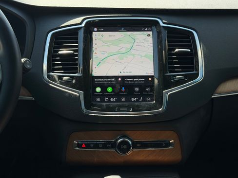 Certified 2025 Volvo XC90 T8 Plus w/ Protection Package Premier AWD/4WD image 12
