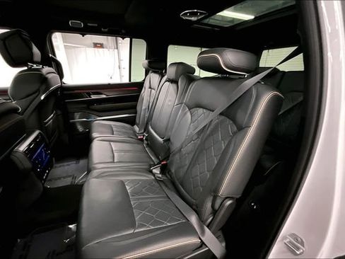Used 2024 Jeep Grand Wagoneer Series III w/ Quick Order Packagew 28T AWD/4WD image 26
