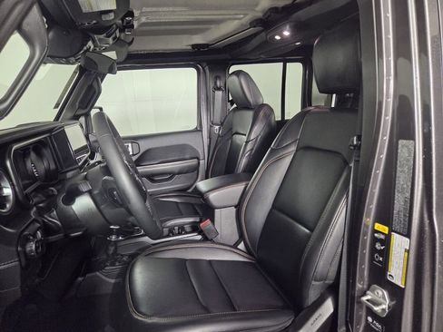 Certified 2025 Jeep Gladiator Sport image 12