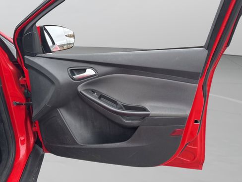 Used 2014 Ford Focus SE image 30