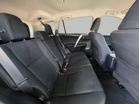 Used 2017 Toyota RAV4 LE FWD image 7