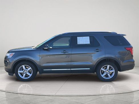 Used 2018 Ford Explorer XLT w/ Equipment Group 201A image 16