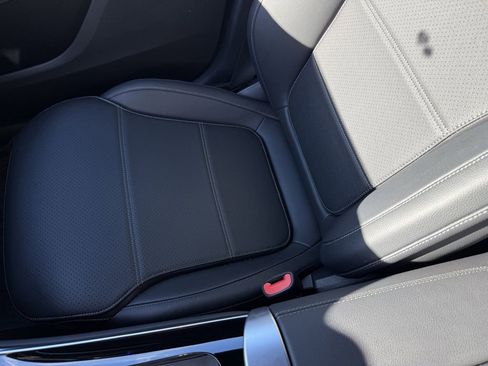 Certified 2025 Mercedes-Benz GLC 300 4MATIC image 22