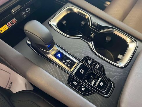 Certified 2025 Lexus RX 450h AWD w/ Convenience Package image 30