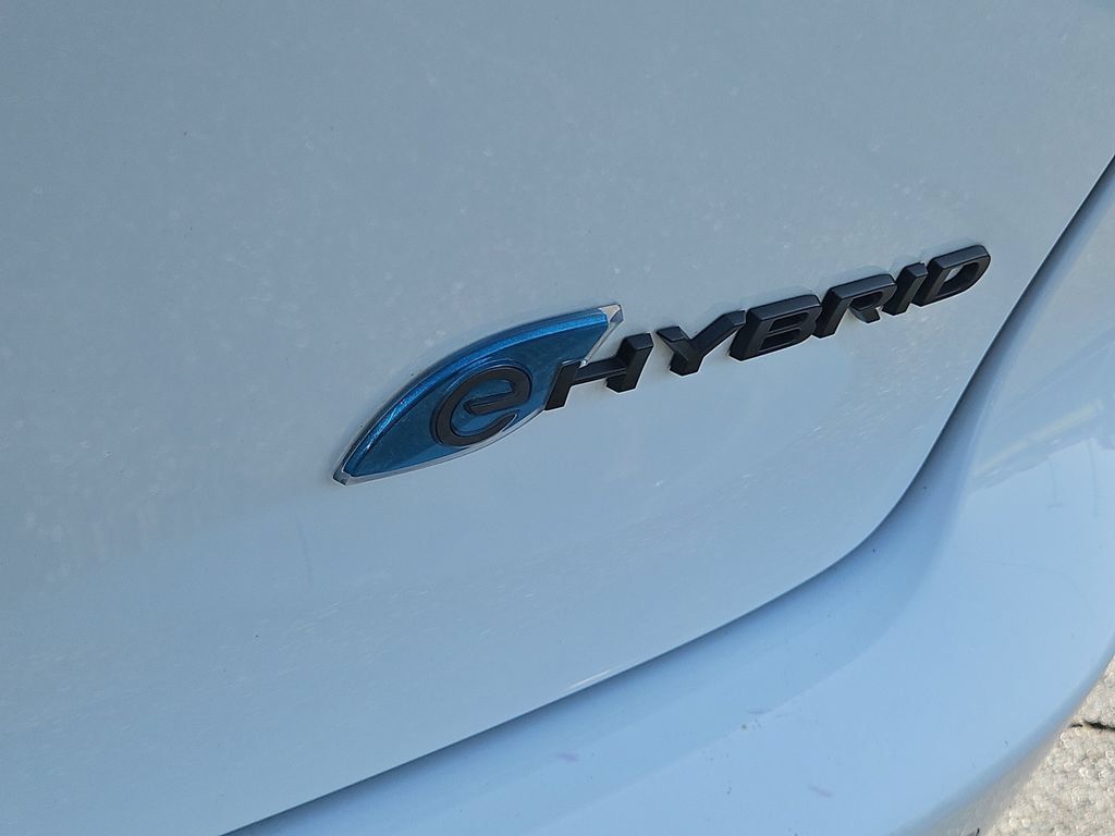 Used 2024 Chrysler Pacifica Limited FWD image 8
