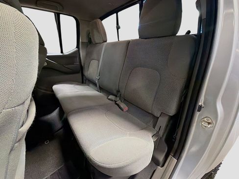 Used 2019 Nissan Frontier SV image 26