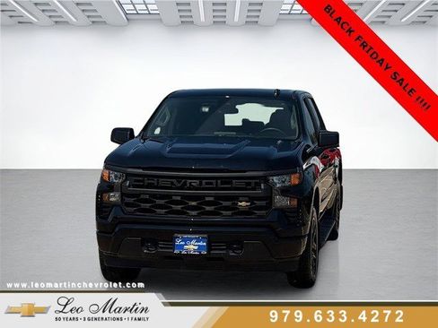 Used 2025 Chevrolet Silverado 1500 Custom image 1