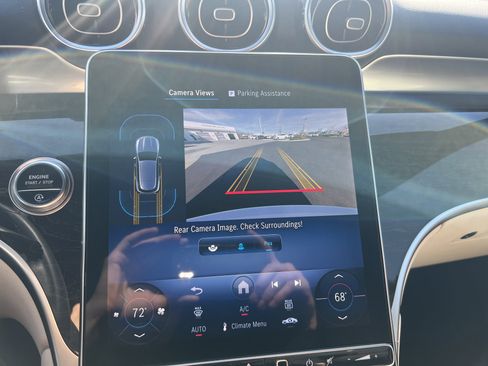 Used 2025 Mercedes-Benz GLC 300 image 25