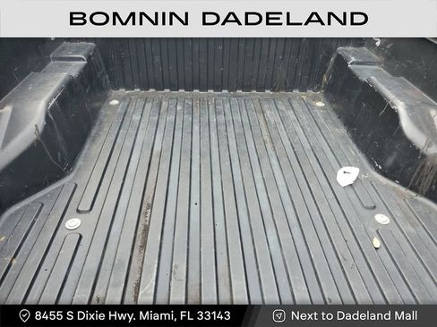 Used 2017 Toyota Tacoma SR image 7