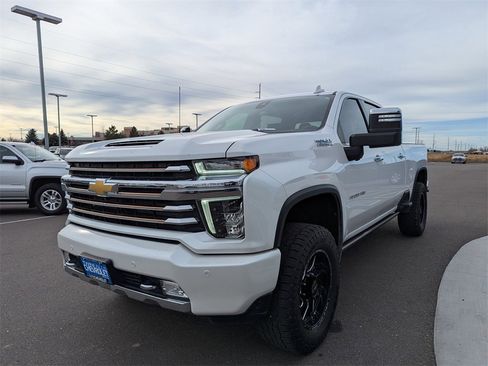 Used 2022 Chevrolet Silverado 3500 High Country w/ Safety Package II image 7