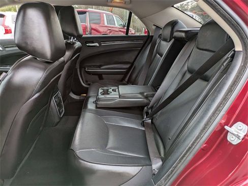 Used 2019 Chrysler 300 Limited image 13