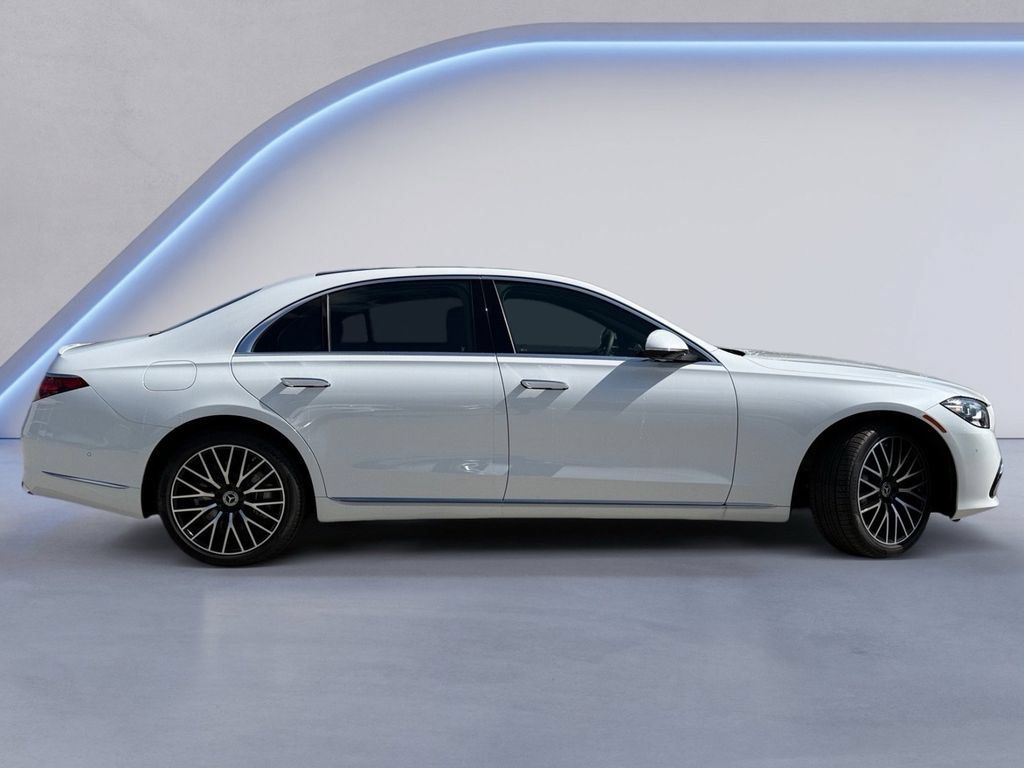 New 2025 Mercedes-Benz S 580 4MATIC Sedan image 3