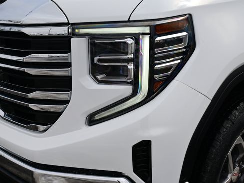 New 2026 GMC Sierra 1500 SLT w/ SLT Premium Package image 15