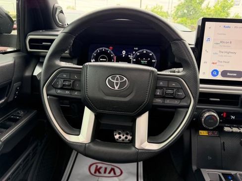 Used 2025 Toyota 4Runner 4WD image 11