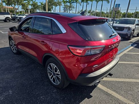 Used 2021 Ford Escape SEL w/ Technology Package FWD image 3