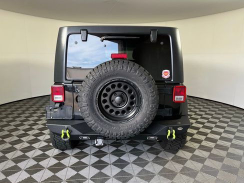 Used 2018 Jeep Wrangler Unlimited Sport S AWD/4WD image 6