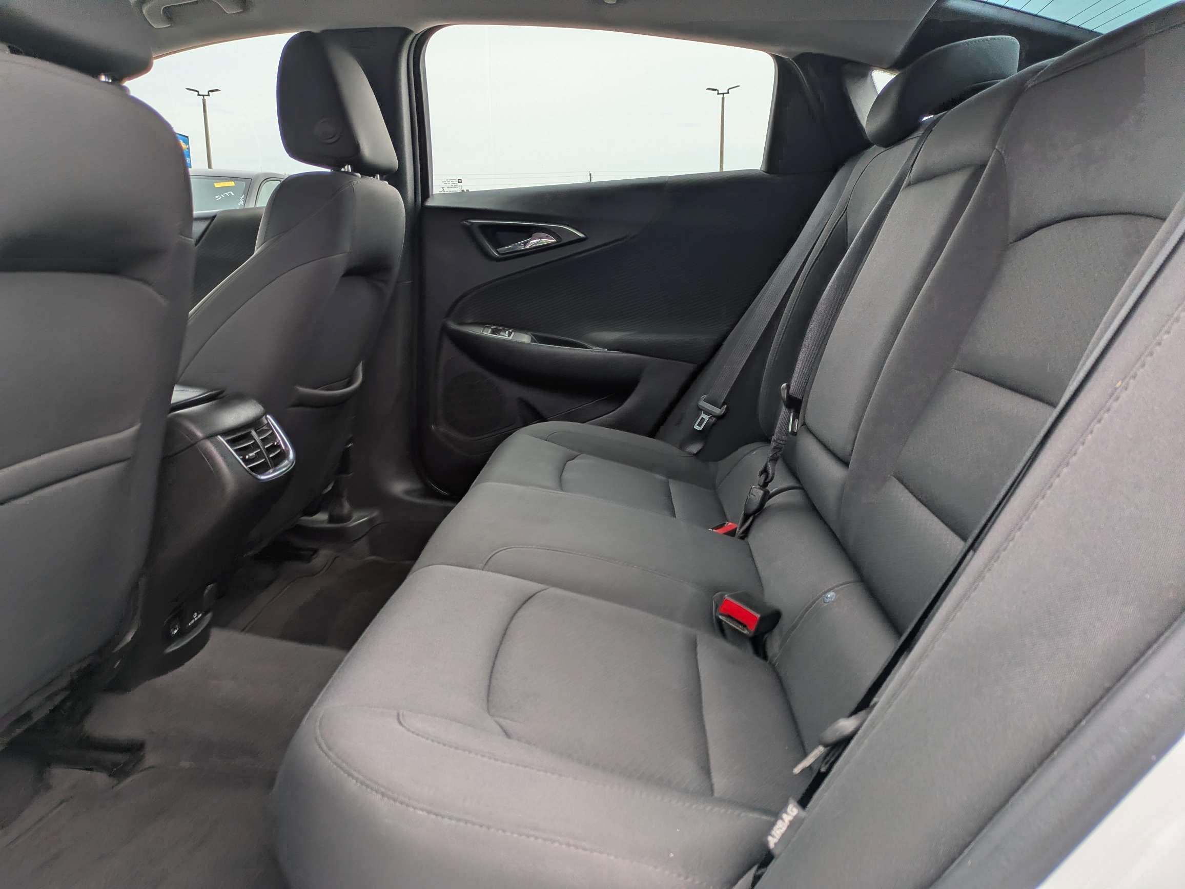Used 2018 Chevrolet Malibu LT FWD image 13