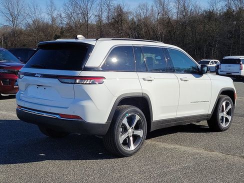 New 2024 Jeep Grand Cherokee Limited 4xe AWD/4WD image 8