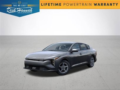 New 2025 Kia K4 LXS