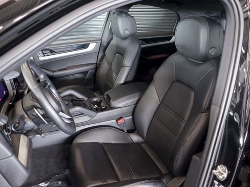 Certified 2024 Porsche Cayenne Coupe AWD/4WD image 5
